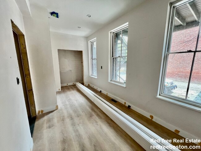 Building Photo - 1607 Tremont St