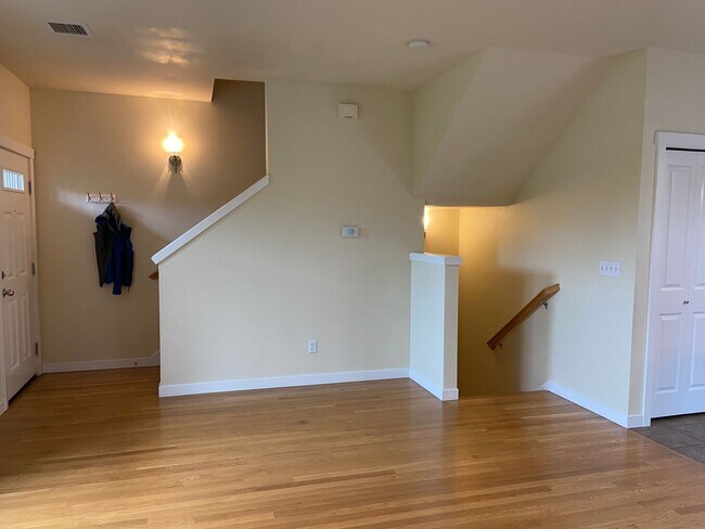 Building Photo - 3637 Wallingford Ave N