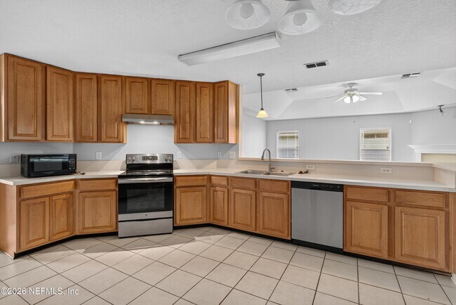 Building Photo - 11669 Collins Creek Dr