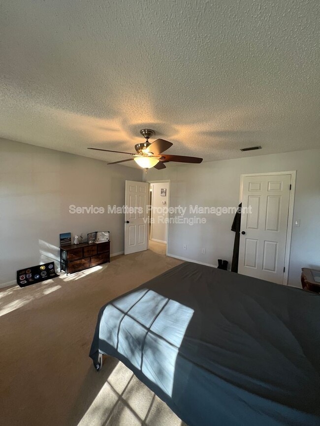 Building Photo - 6004 Players Pl