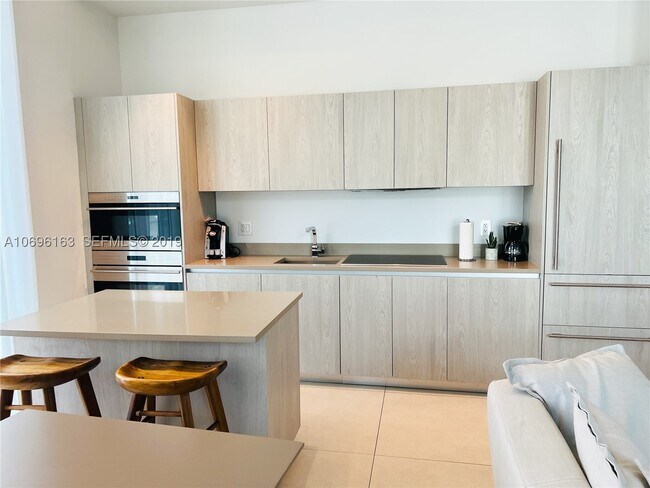Building Photo - 4111 S Ocean Dr