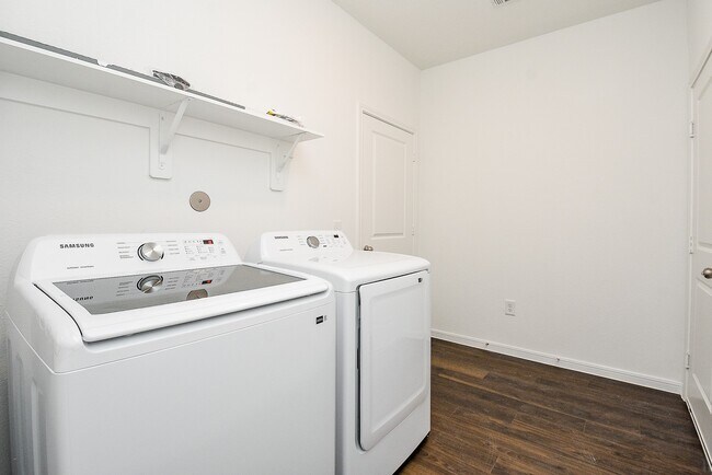 Building Photo - 14499 Cedar Ledge Ln