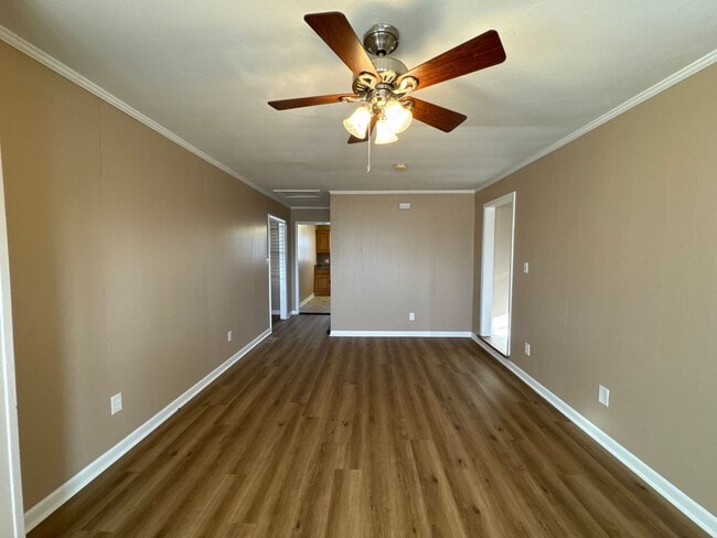 Building Photo - Charming 3BR Near MTSU & Downtown Murfreesboro