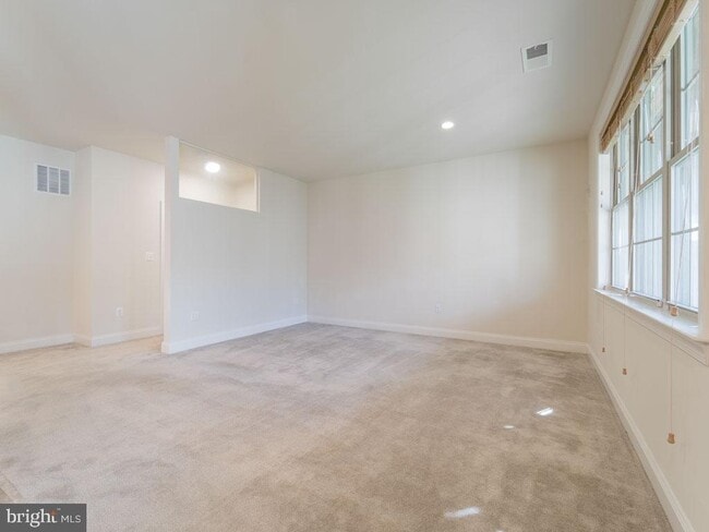 Building Photo - 22595 Windsor Locks Square