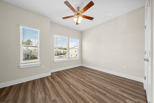 Building Photo - 314 Date Palm Ln