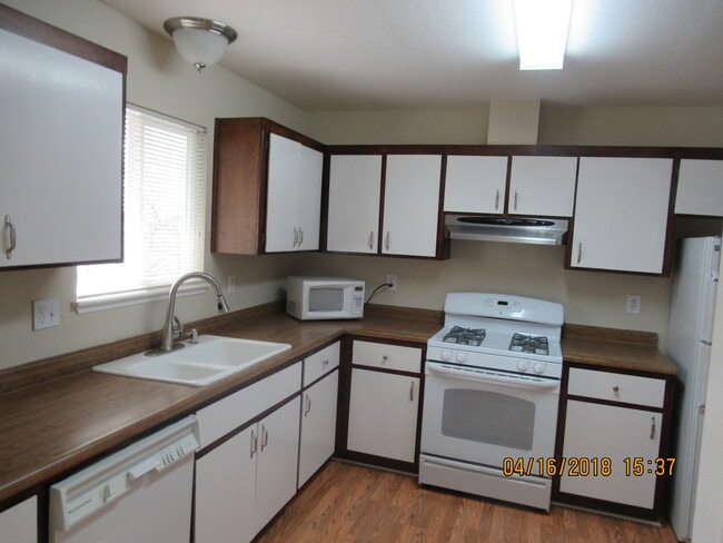 Building Photo - 964 Arrowhead Dr