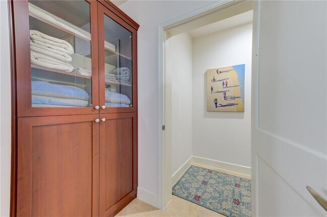 Building Photo - 2795 Peachtree Rd NE