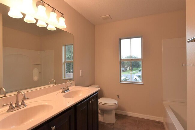Building Photo - 2870 Grassmoor Loop