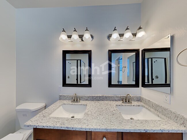 Building Photo - 16974 W Hilton Ave