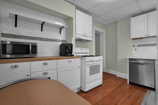 Building Photo - 182 E Patterson Ave