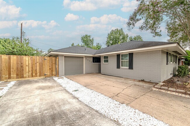 Building Photo - 4606 Nina Lee Ln