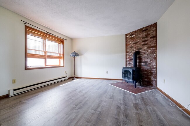 Building Photo - 38 Stonegate Ln