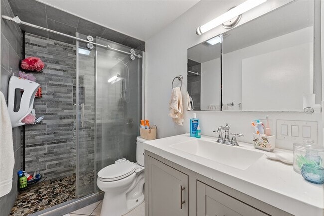 Building Photo - 10614 Shoreline Dr