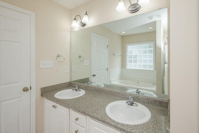 Building Photo - 272 High Meadows Cir