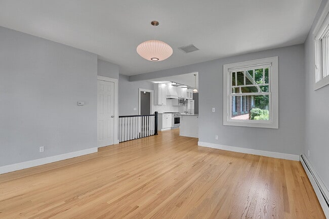 Building Photo - $4,595.95- 4 Bed, 3 Bath Home in Denver with Charming Updates!