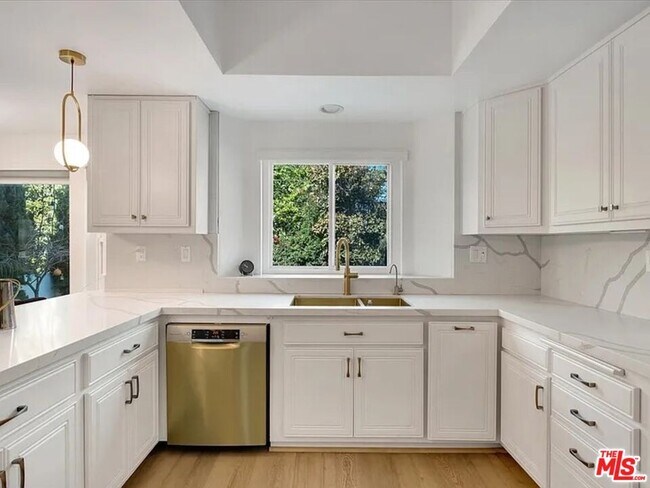 Building Photo - 7937 W 80th St