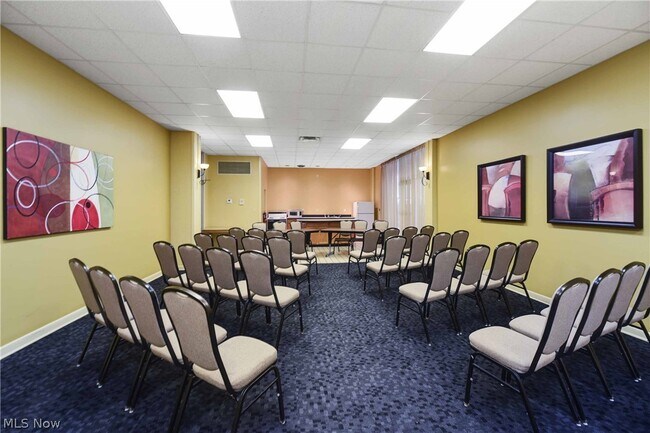 Building Photo - 10301 Lake Ave