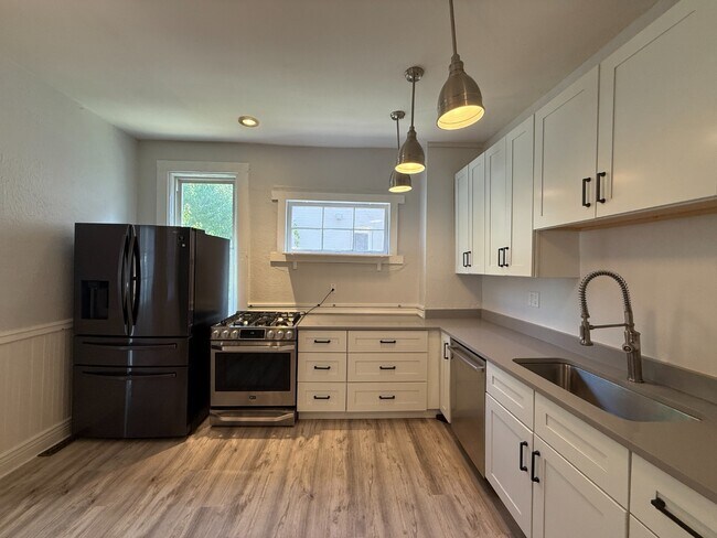 Building Photo - Charming unit for rent in Wash Park!