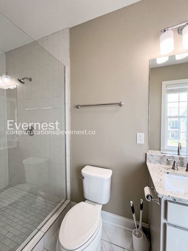 Building Photo - Spacious 3-Bed/3.5 Bath Townhome/ Available Now!