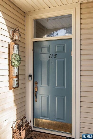 Building Photo - 115 Kensington Ln