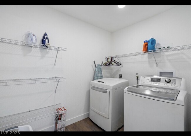 Building Photo - 712 Glen Abbey Cir