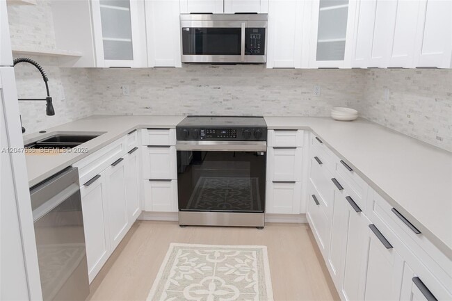 Building Photo - 3051 N Course Dr