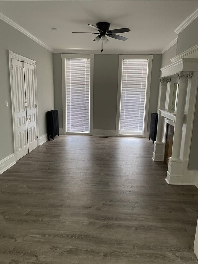 Building Photo - 212 Gay St