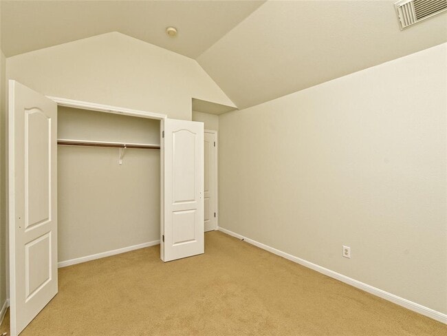 Building Photo - 11 Troon Dr