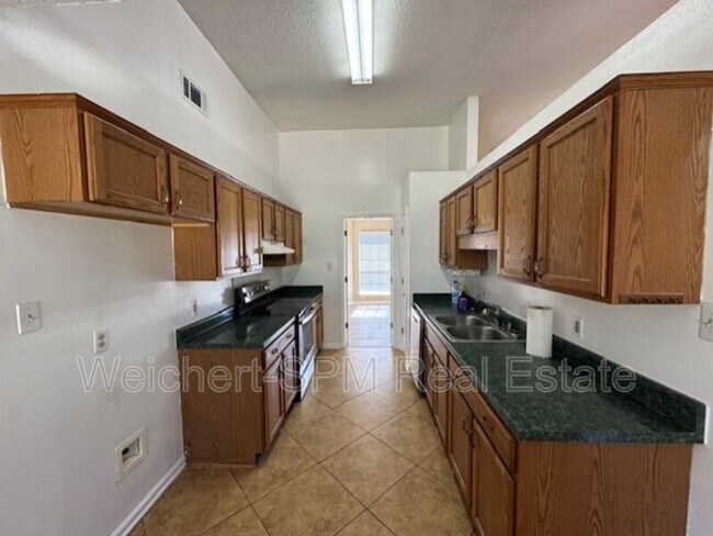 Building Photo - 5616 Autumn Valley Dr