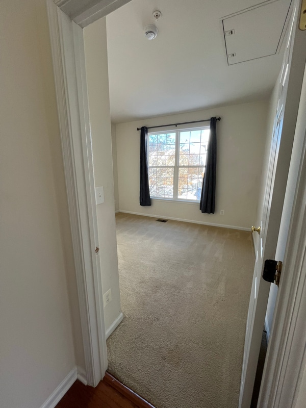 Building Photo - 43935 Hickory Corner Terrace