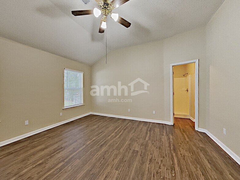 Building Photo - 2227 Joann Dr