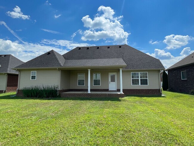 Building Photo - Executive Living!
