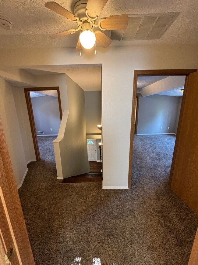 Building Photo - Gorgeous 3 Bed 2 Bath Home Available NOW!!!