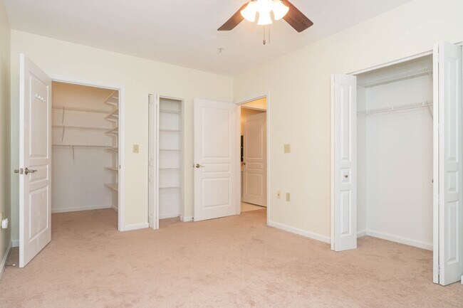 Building Photo - 1 BR 1 BA Condo in Reston