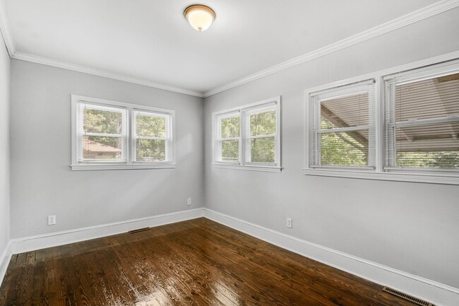 Building Photo - 4427 Northaven Dr