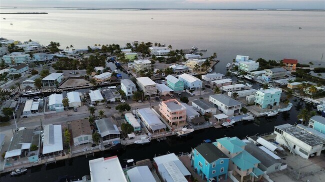 Building Photo - 1516 Aqueduct Ln