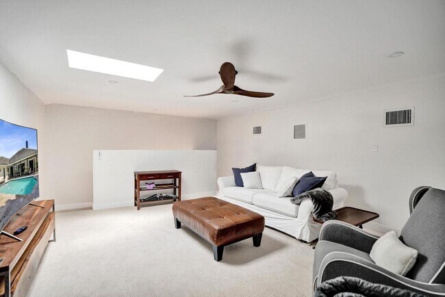 Building Photo - Boca Raton Beautifully Updated 4 Bedroom Pool Home