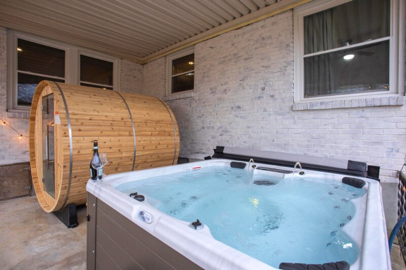 Building Photo - 2314 Deerwood Rd