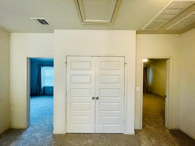 Building Photo - 1620 Bryant Dr