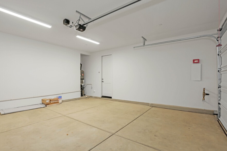 Building Photo - 3133 Smith Pl