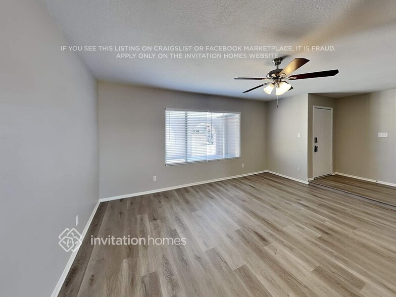 Building Photo - 5720 N 48th Ln