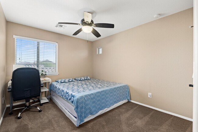 Building Photo - Welcome Home! This stunning 4 bedroom, 3 b...