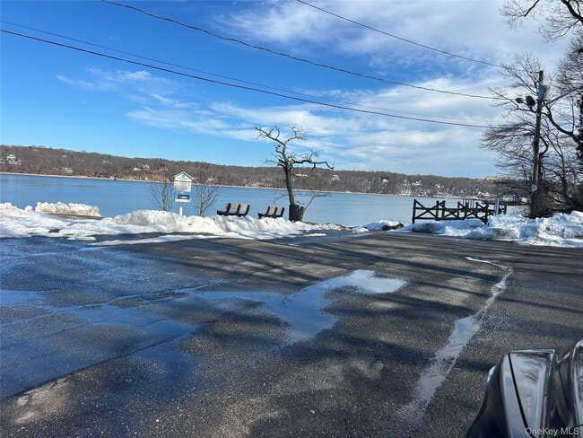 Building Photo - 7 Cedar Ave