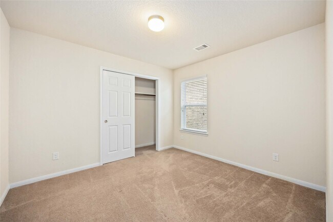 Building Photo - 14547 Myers Dr