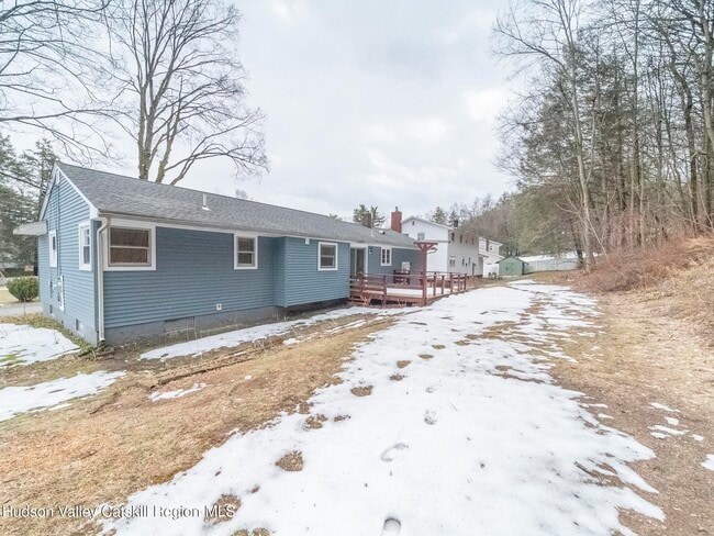 Building Photo - 30 Redwood Rd