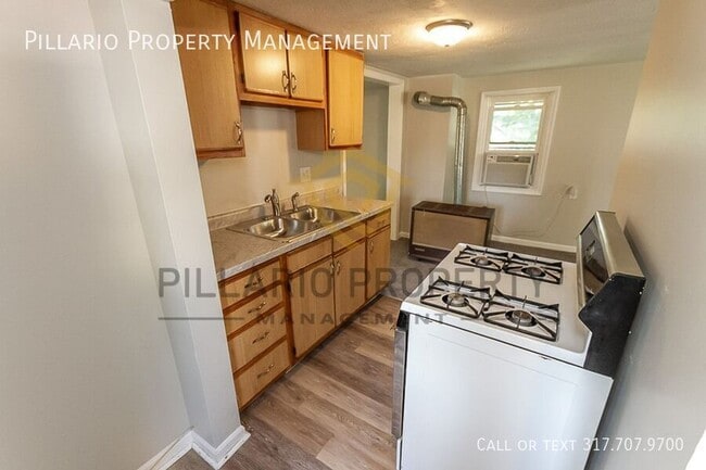 Building Photo - 52 1/2 South Greenwood St-