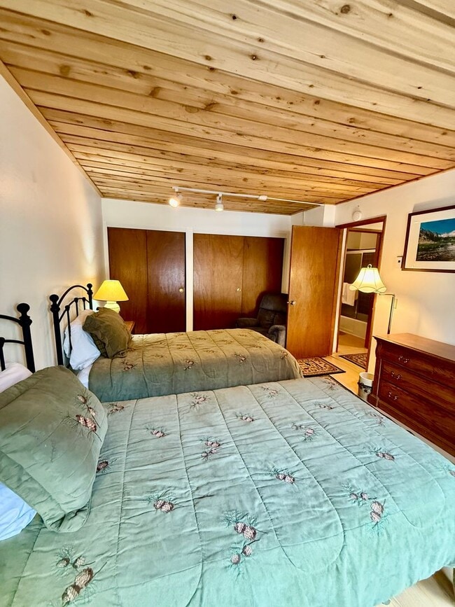 Building Photo - Fully Furnished 2BD/2BA Mountain Townhome | Cozy Pellet Stove | Parking Included