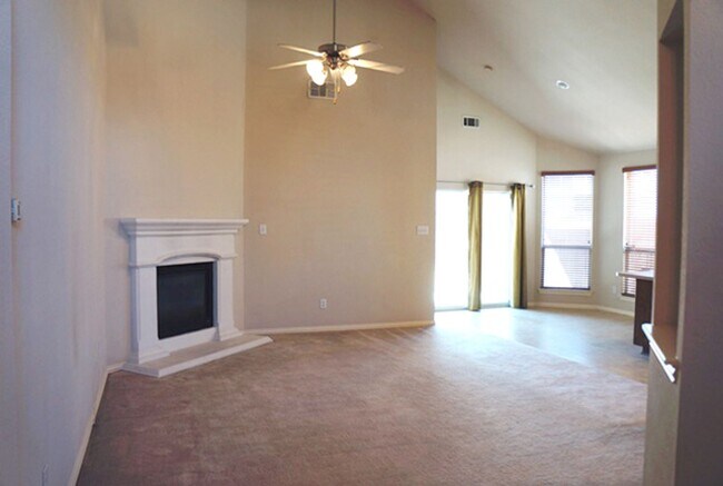 Building Photo - 2756 Red Wolf Dr
