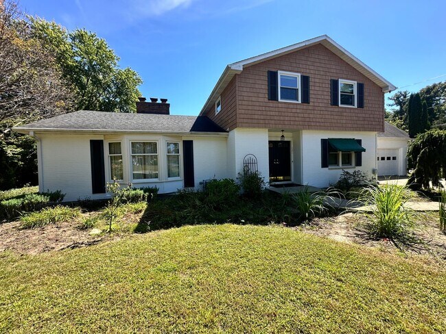Primary Photo - Four Bedroom Two and a Half Bath home avai...