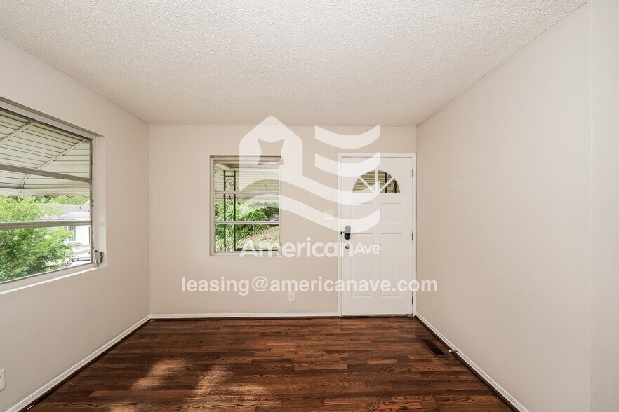 Building Photo - 2917 20th St N